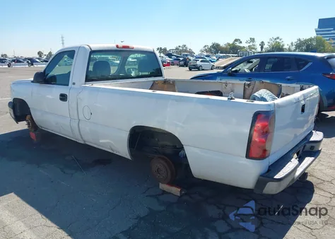 2005 Chevrolet Silverado 1500 Work Truck z USA, uszkodzony, nr VIN 1GCEC14V05Z219309